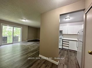 9 Lowndes Ave #11, Georgina, ON L4P 3K2