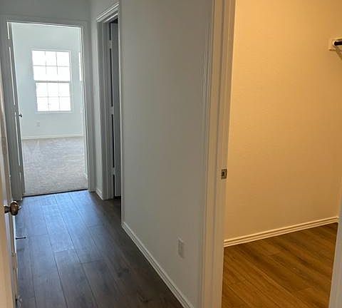 3rd image of 607 Waterway Ave