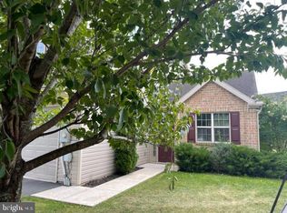 318 Channing Dr, Chambersburg, PA 17201