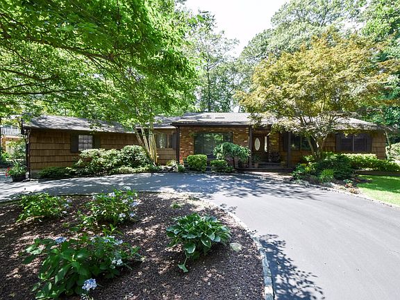 4th image of 51 Wilmington Dr
