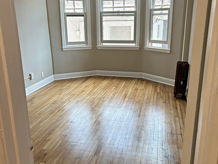 Grandview Apartments — Photo 8