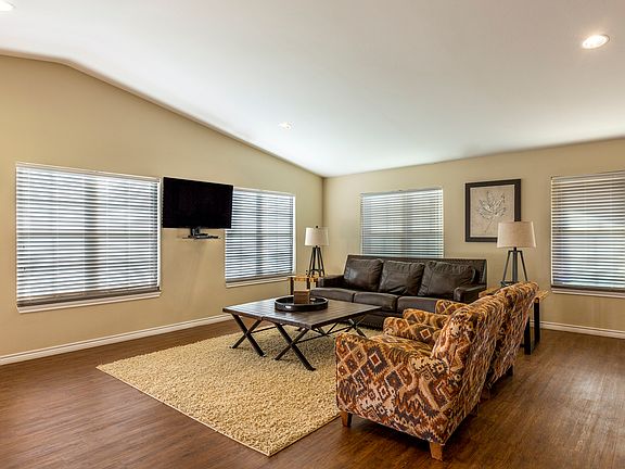 2nd image of 417 Frankston St #12008501