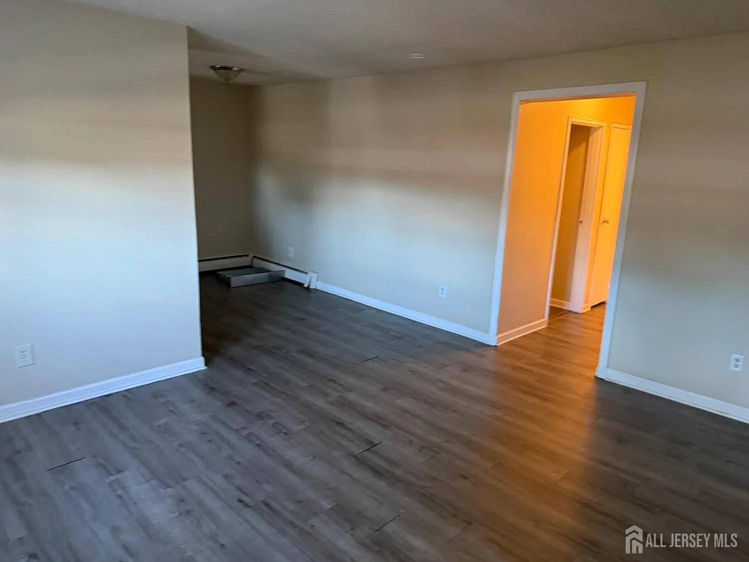 2 bed, 1.0 bath, $2,000 — Photo 3