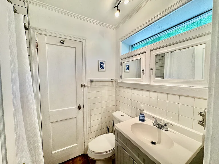 2826 Lincoln St — Photo 16