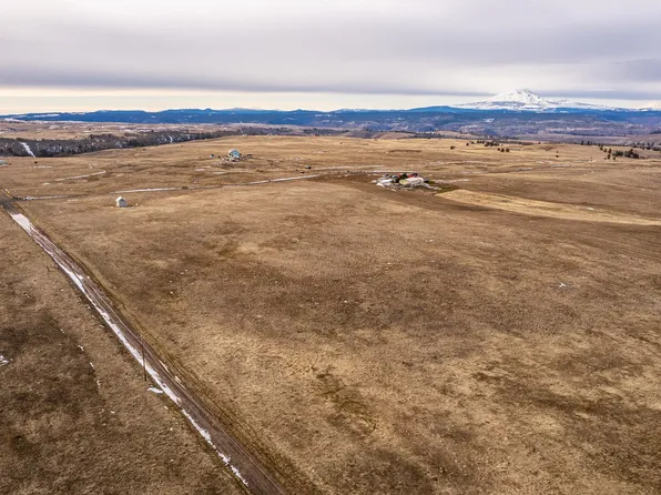 969 Finn Ridge Rd, Centerville, WA 98613