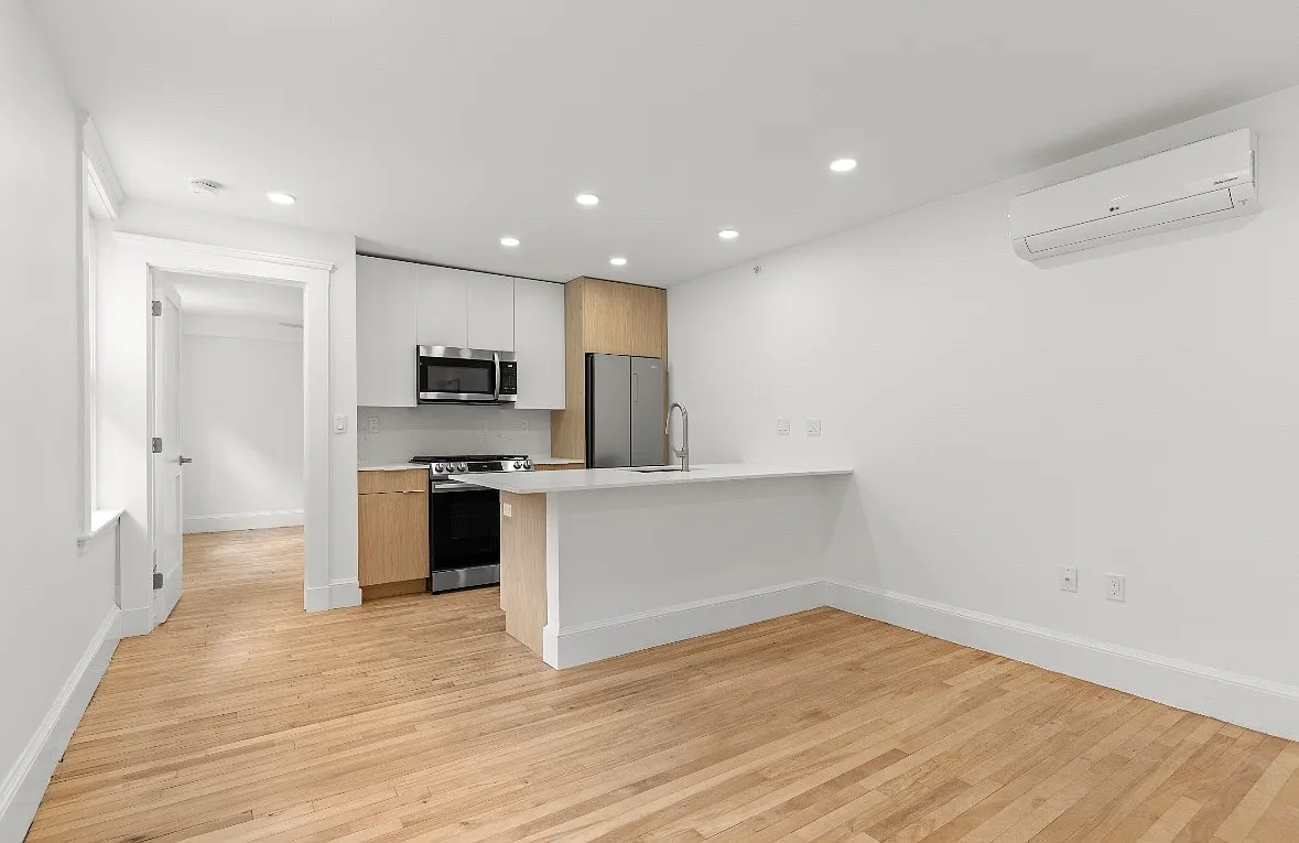 2 bed, $3,400 — Photo 4