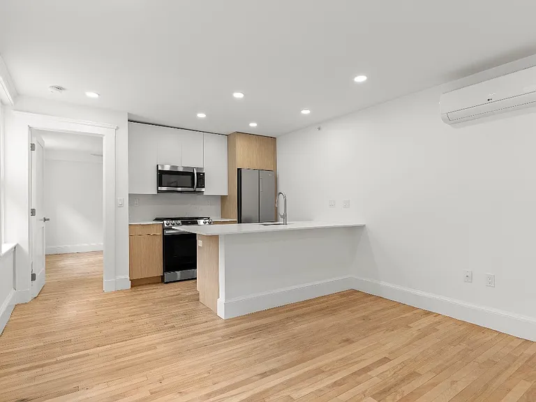 38 Bradlee Rd #103 — Photo 4