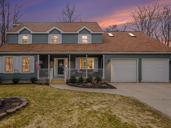5901 Lamplighter Ln, Midland, MI 48642
