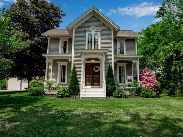 511 Lake St, Wilson, NY 14172