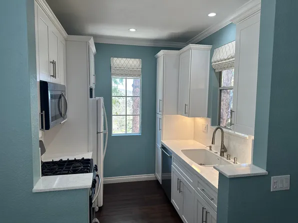 10830 Sabre Hill Dr, San Diego, CA 92128