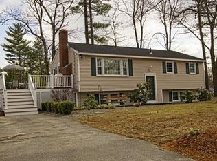 40 Parkwood Dr, Pepperell, MA 01463