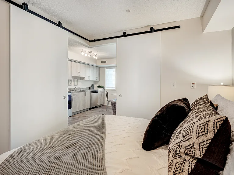 905 Evanston Dr NW — Photo 25
