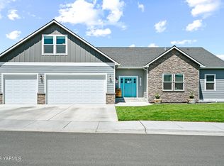 7003 Vista Ridge Ave, Yakima, WA 98903