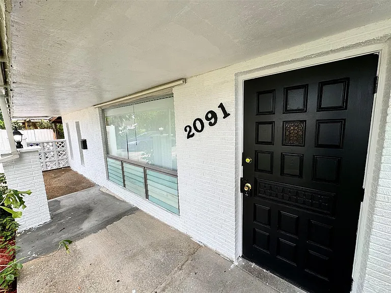 2091 Oleander Dr — Photo 3