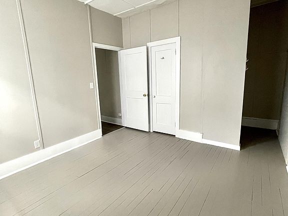 4th image of 10 Lincoln Ave APT 4