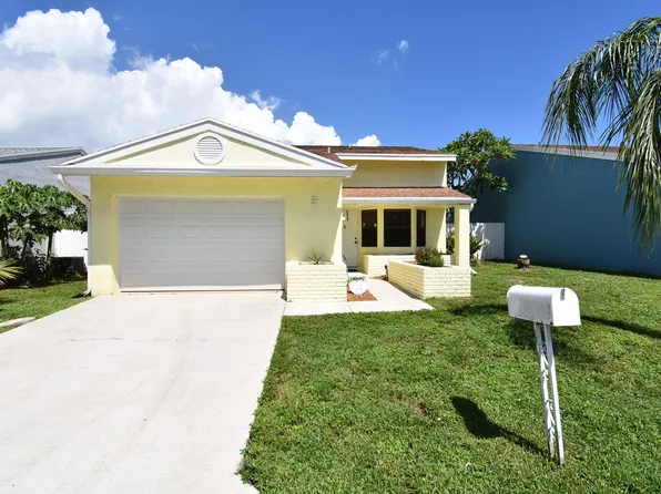 5 Verwood Way, Boynton Beach, FL 33426
