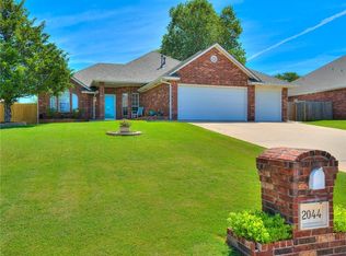 2044 Westbury Dr, Midwest City, OK 73130