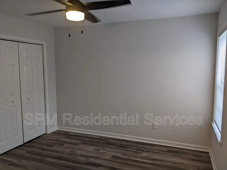 2105 Dexter St — Photo 8