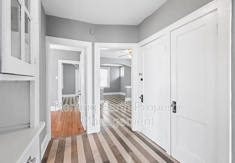 3868 Meramec St #2F — Photo 24