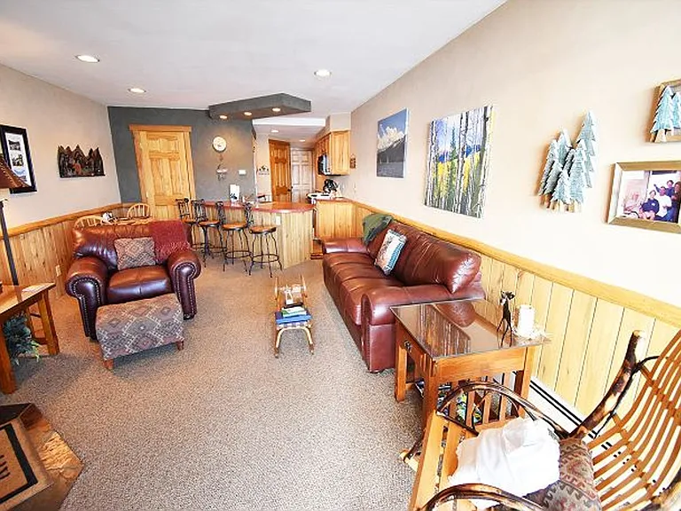 401 W La Bonte St #108 — Photo 2