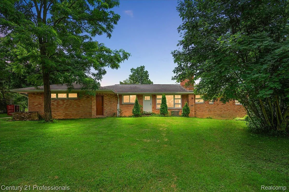 5394 Evans Rd photo 1