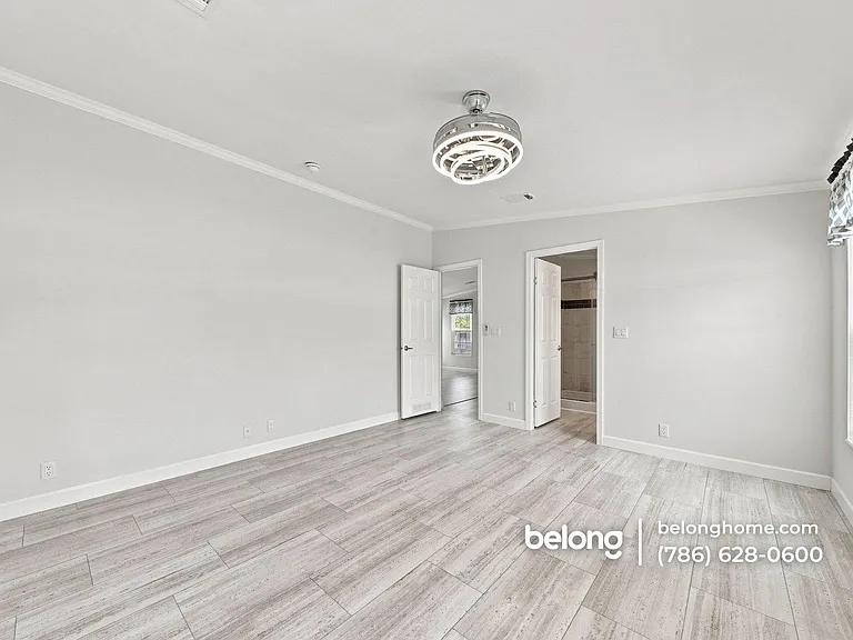 5211 SW 34th St — Photo 10