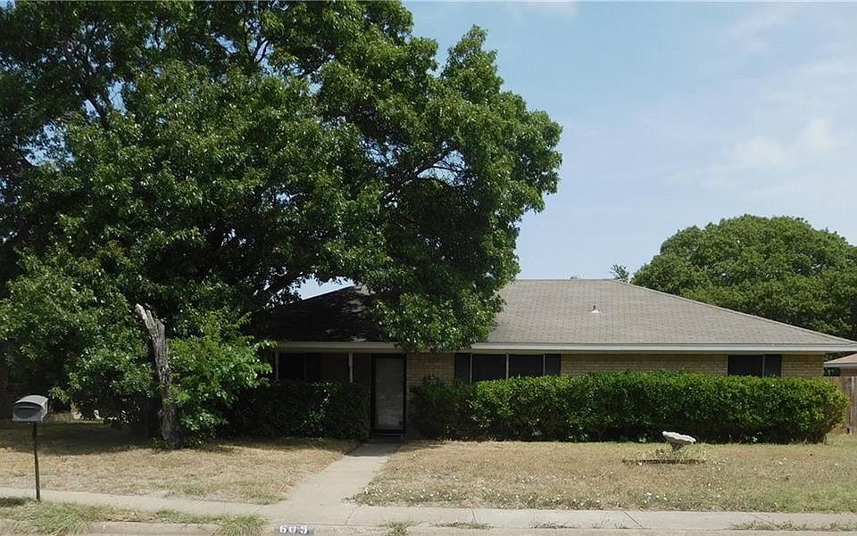 1st image of 605 N Lisa Ln