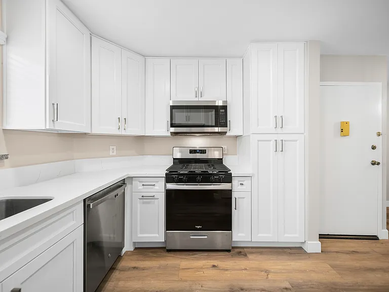 1225 Stanley Ave #203 — Photo 7