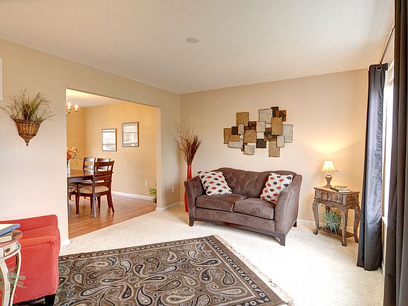 3rd image of 5593 Sunrise View Cir