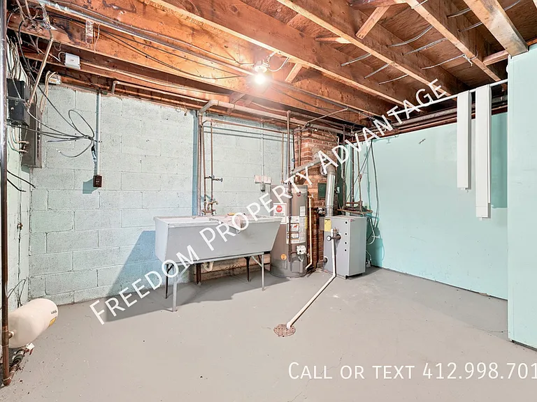 2523 Park Hill Dr — Photo 24