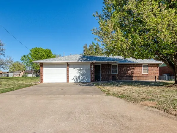 607 S Noble Ave, Watonga, OK 73772