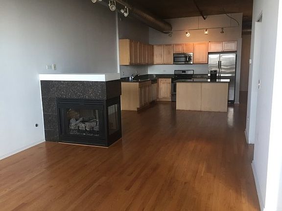 3rd image of 849 N Franklin St Unit 924