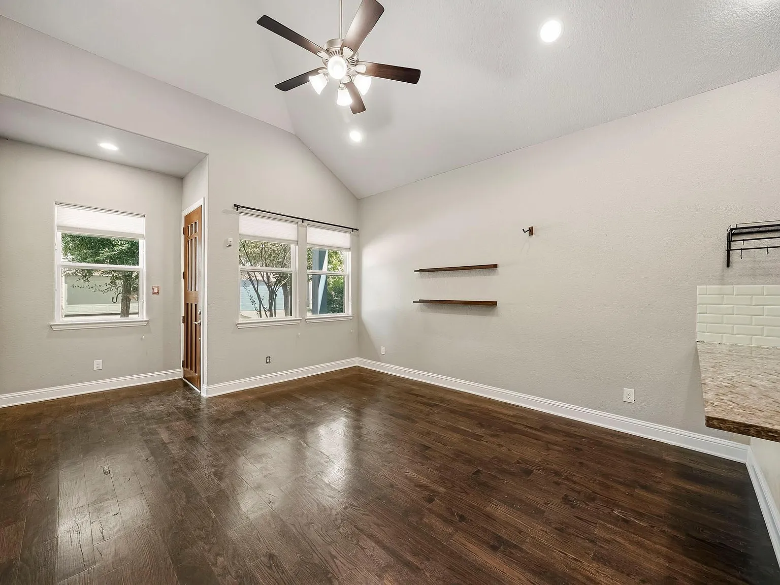 2 bed, 2.0 bath, 934 sqft, $2,000 — Photo 4
