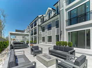 8 Tice Rd APT 113, Franklin Lakes, NJ 07417