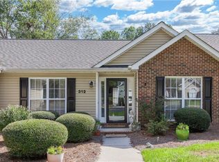 312 Quarterpath Ln, Jamestown, NC 27282