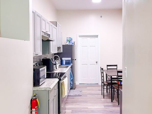 51 S Poplar St #302