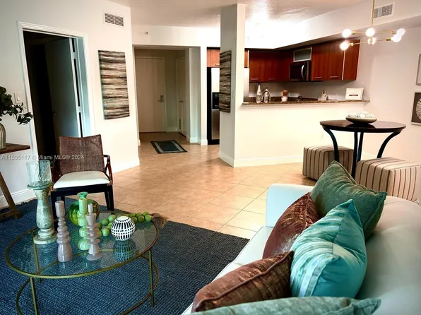 9055 SW 73rd Ct APT 1708, Miami, FL 33156