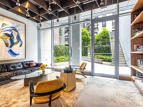 180 6th Avenue image 17 of 28