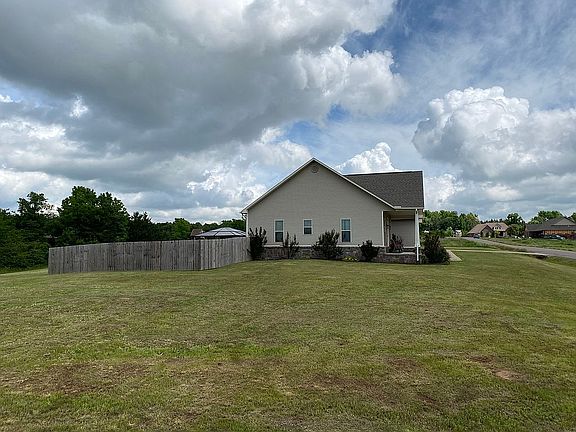 4th image of 906 Stoneridge Cir
