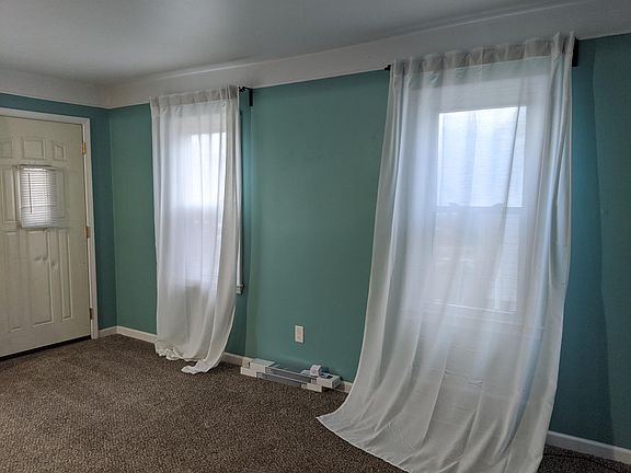 4th image of 22953 Maxine St