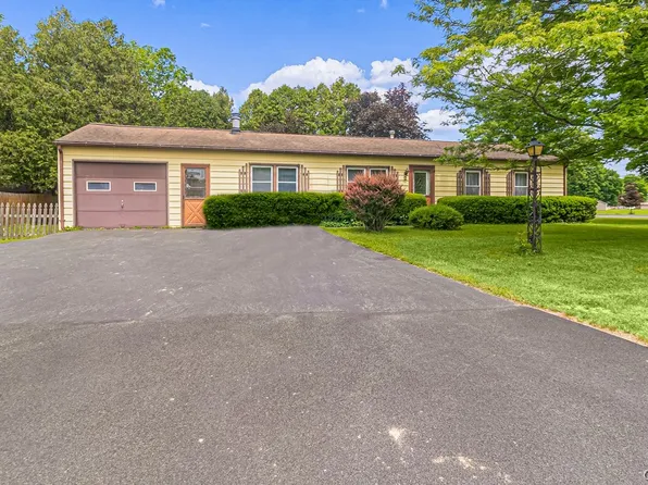2 Tindall Mnr, Clinton, NY 13323