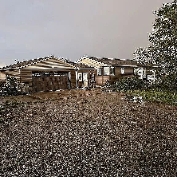 1st image of 810 County Road 14 Rd