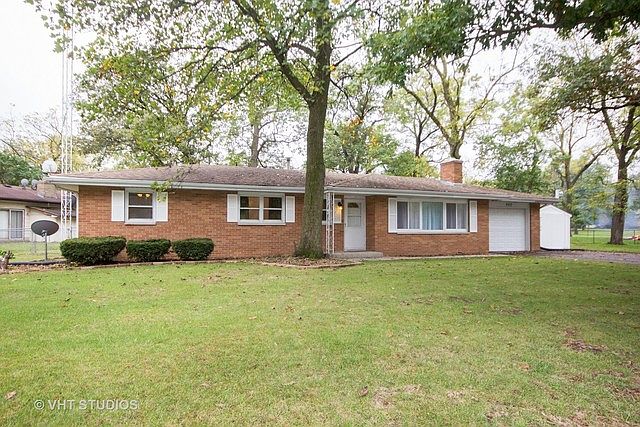 1st image of 942 Ash Dr