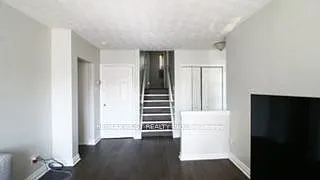 13 Webster Dr #MAIN FLOOR — Photo 7