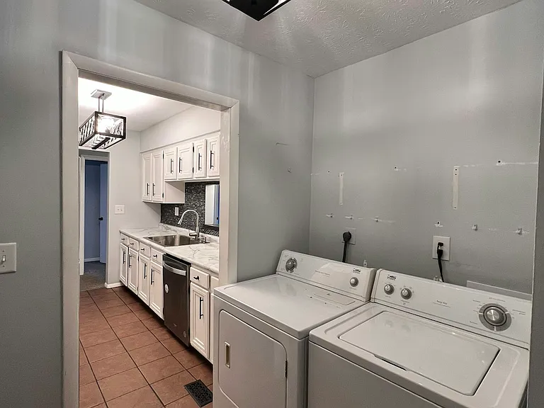 7770 Sterling Pl — Photo 7