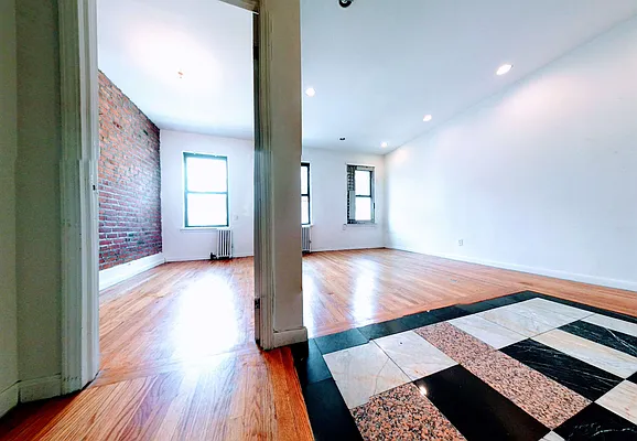 Rented by Union Square Property Management | media 37