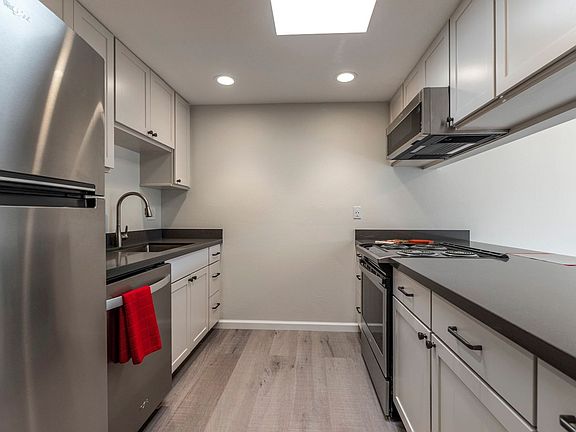 4th image of 864 Tamalpais Ave