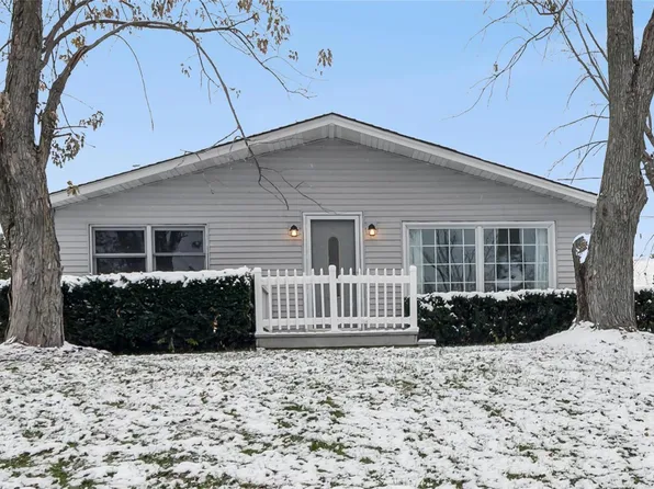 1624 Crystal Heights Rd, Festus, MO 63028