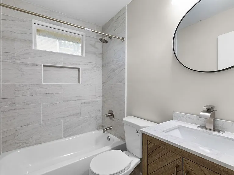 895 W Sharpe Ave #B — Photo 15