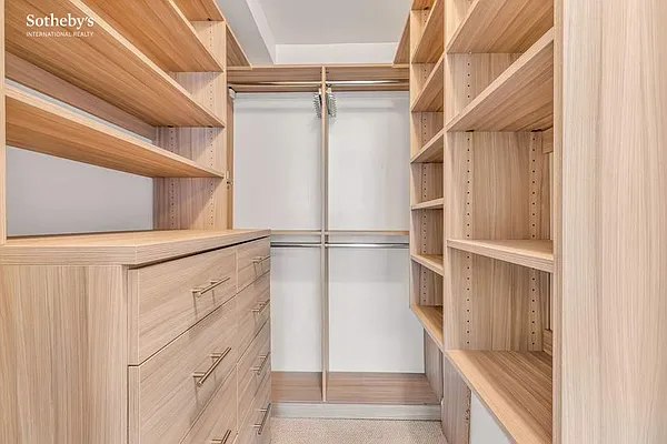 Sold by Sotheby's International Realty | media 8